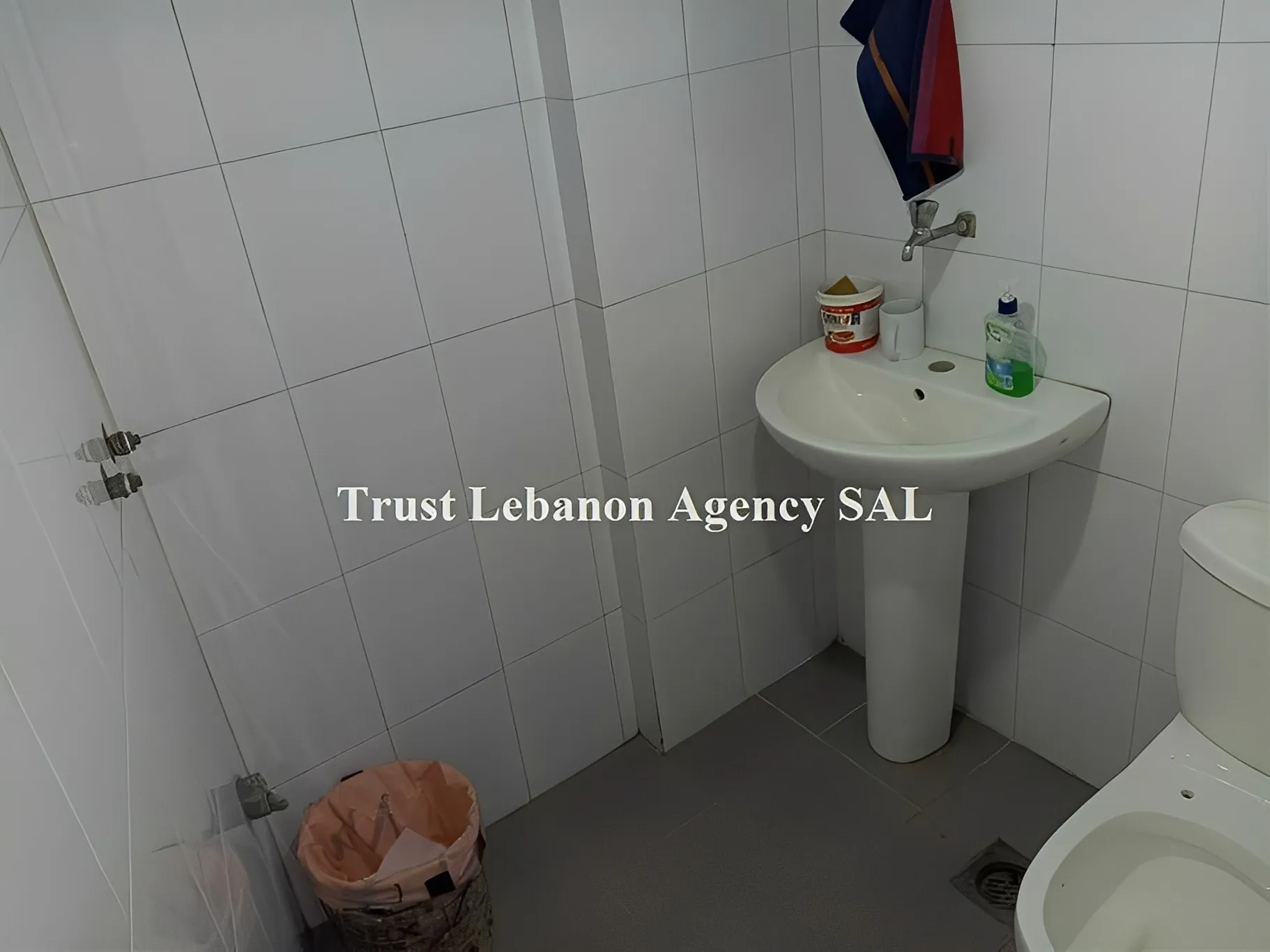 Commercial Property For Rent in Metn, Dekweneh