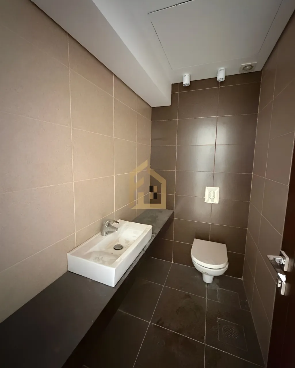 Apartment for rent in Sin el Fil, Lebanon - 3 bed, 3 bath