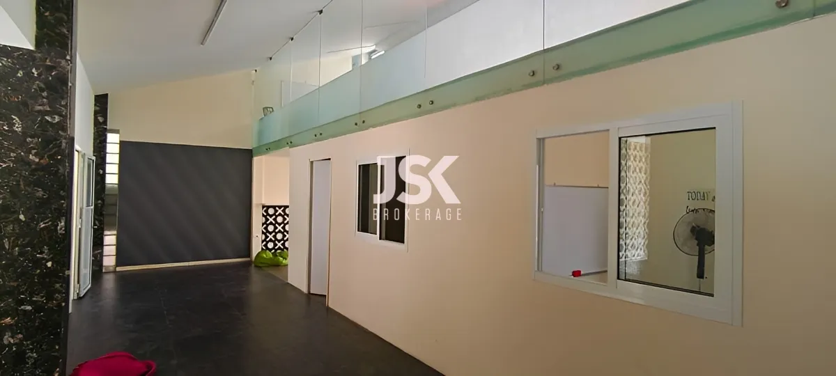 Showroom for Sale in Haret Sakher, Lebanon