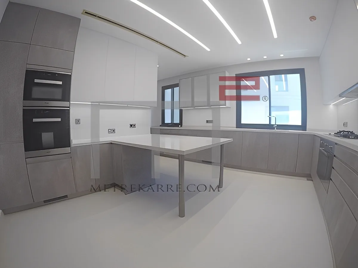 Apartment for Sale in Ashrafieh Beirut Lebanon - 3 bed, 5 bath
