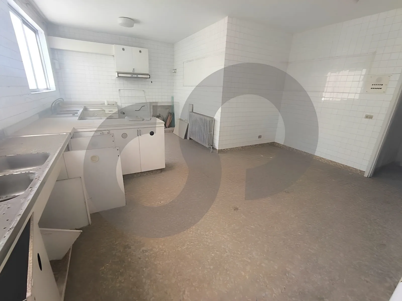 Apartment for Sale in Ain Al Mraiseh - 4 bed, 5 bath