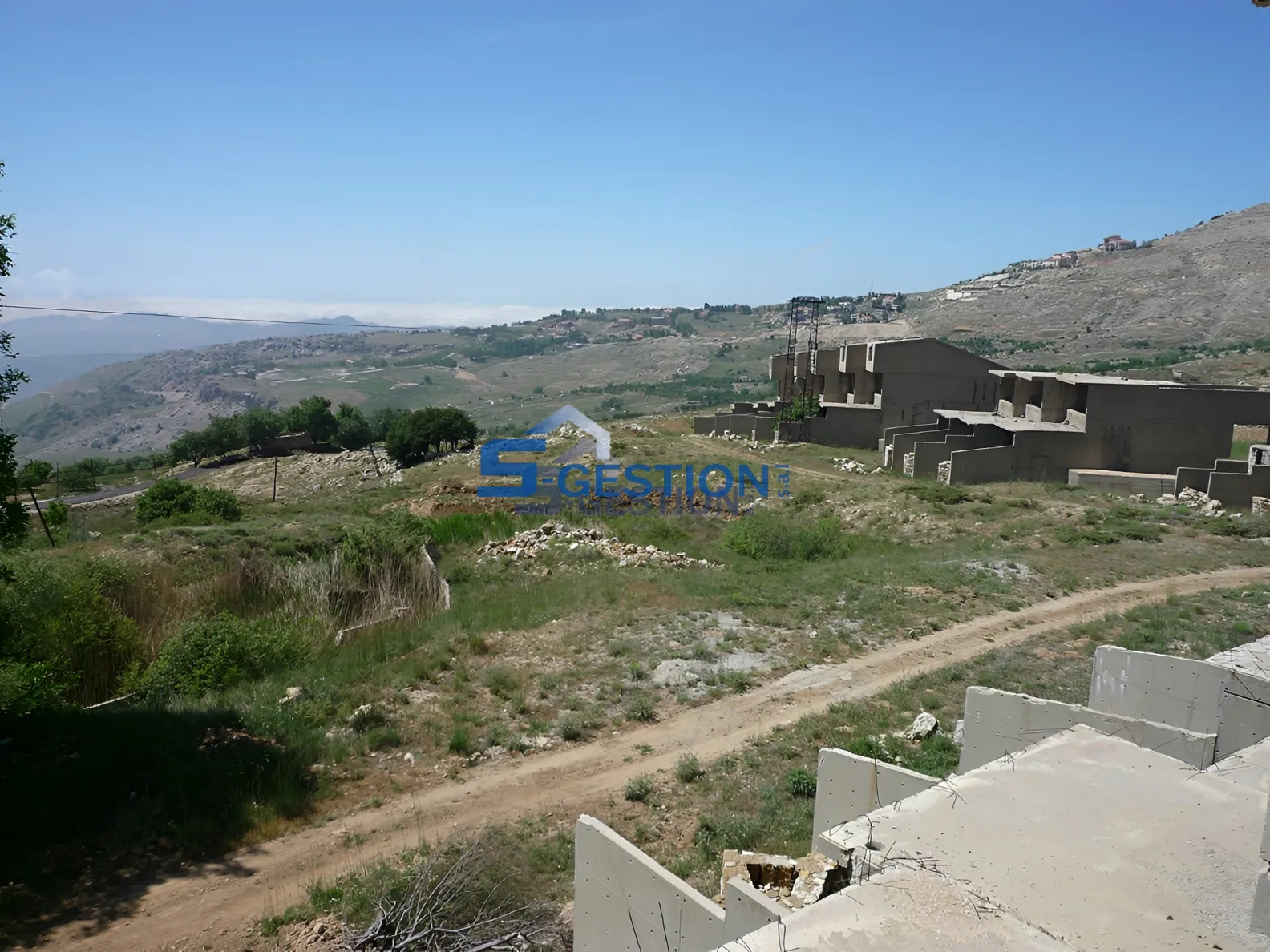 Residential Land for Sale in Qanat Bakich