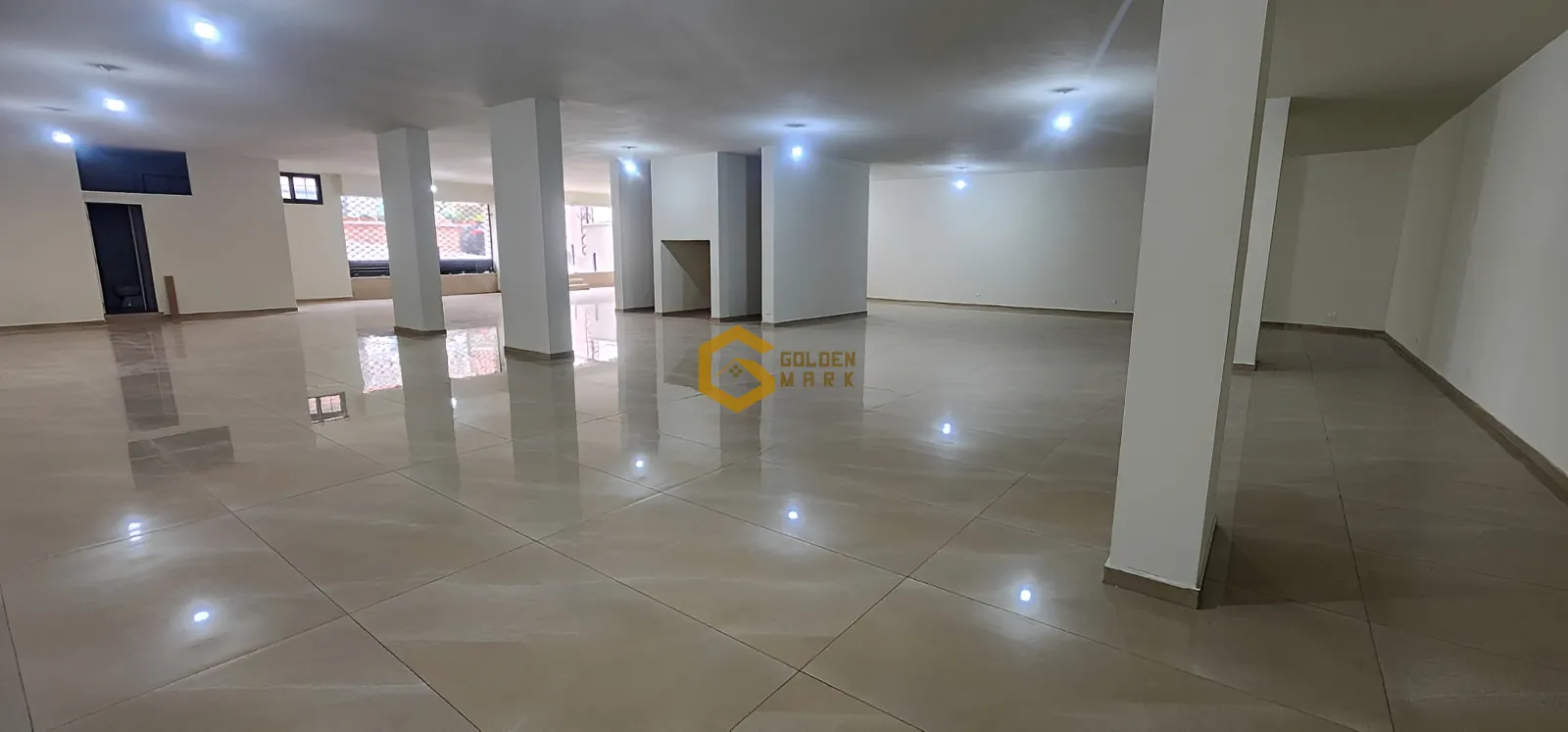 Showroom for rent in Sabtieh