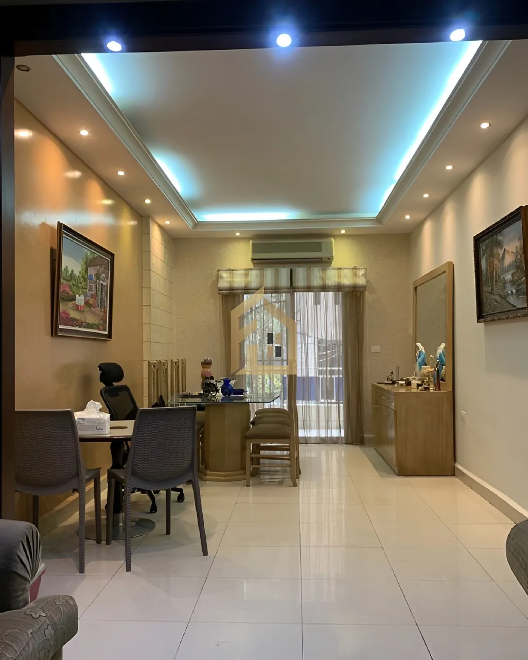 Apartment for sale in Achrafieh, Beirut, Lebanon - 2 bed, 1 bath