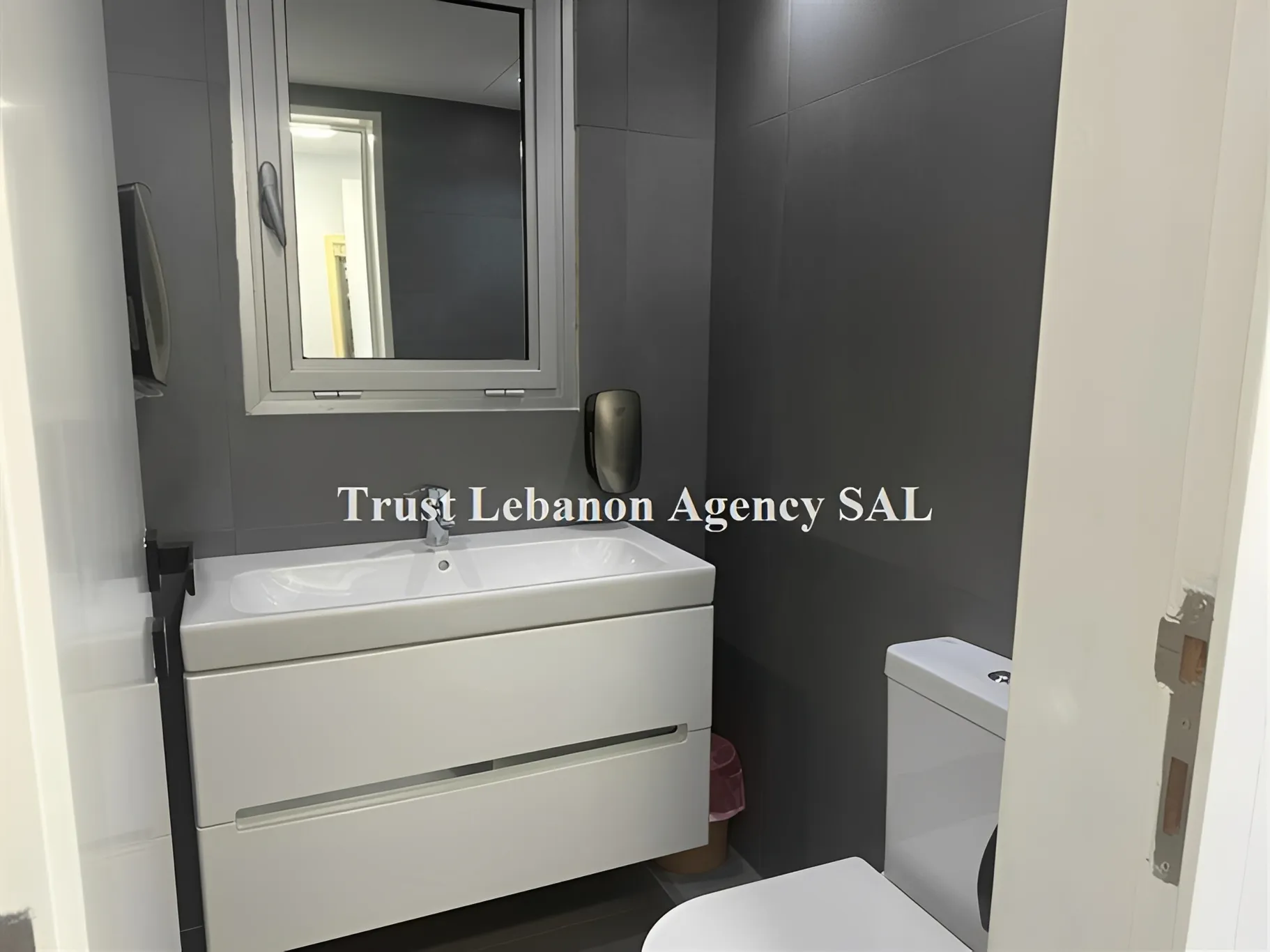 Office for sale in Baabda, Sin El Fil