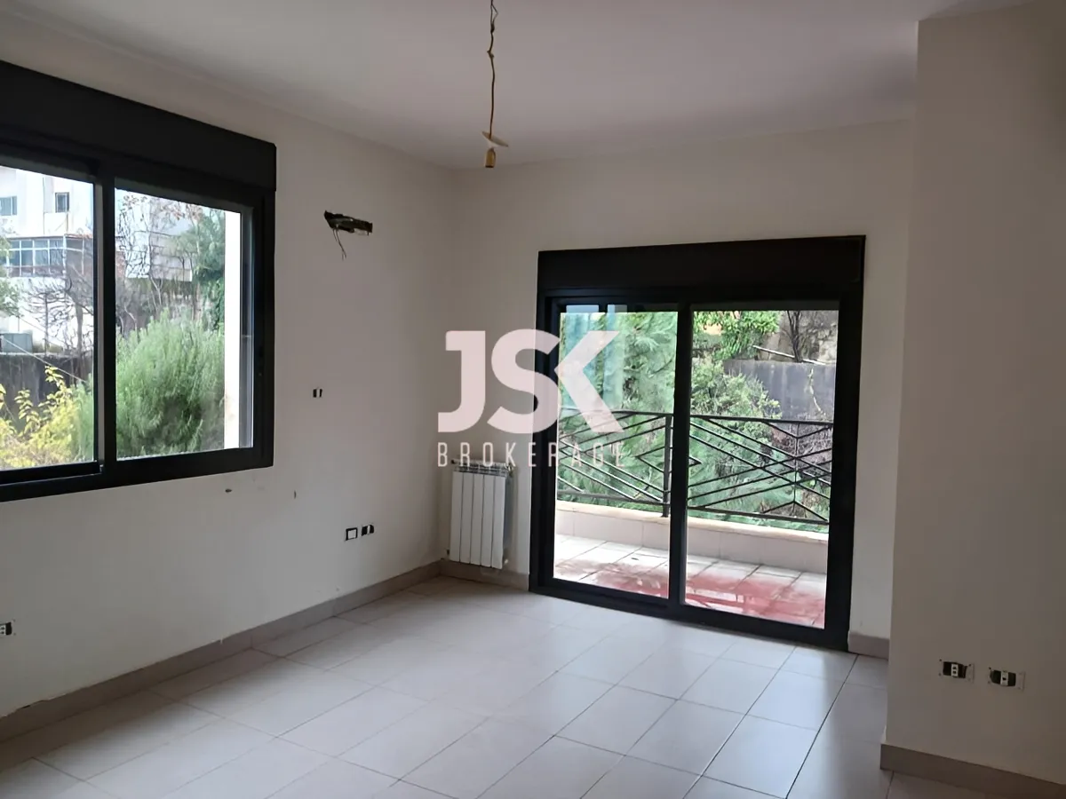 Apartment for Sale in Mazraat Yachoua, Lebanon - 4 bed, 4 bath