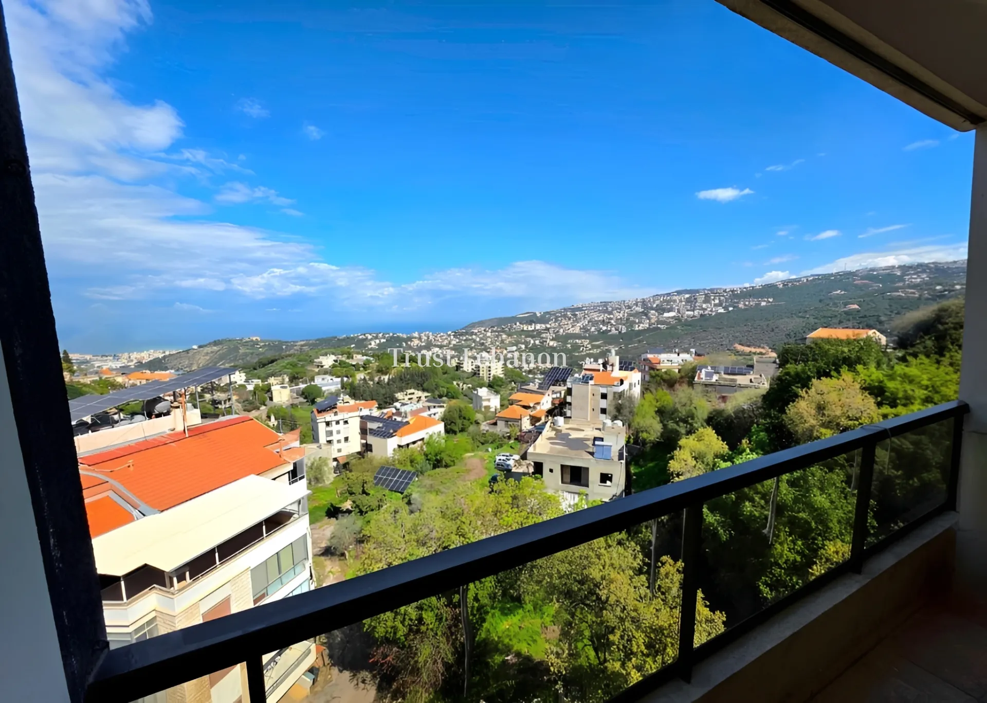 Apartment for sale in Qornet El Hamra, Lebanon - 3 bed, 2 bath