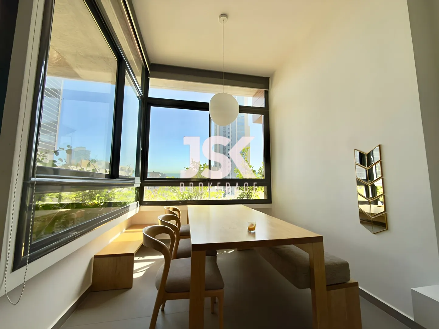 Apartment for rent in Achrafieh, Beirut, Lebanon - 2 bed, 2 bath