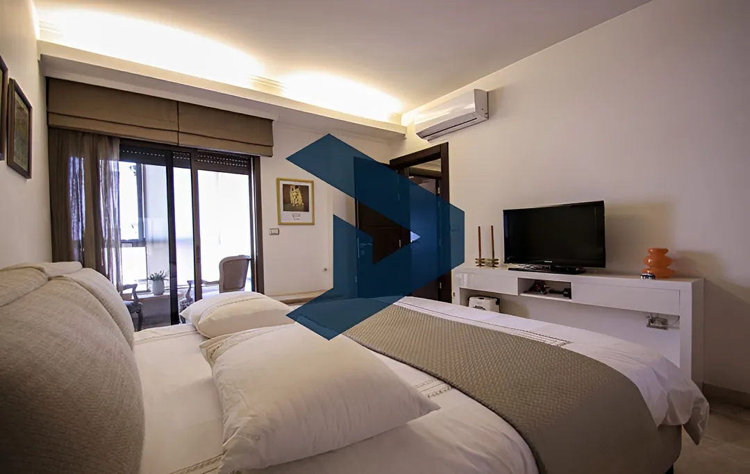 Apartment for sale in Ain El Mraiseh, Beirut, Lebanon