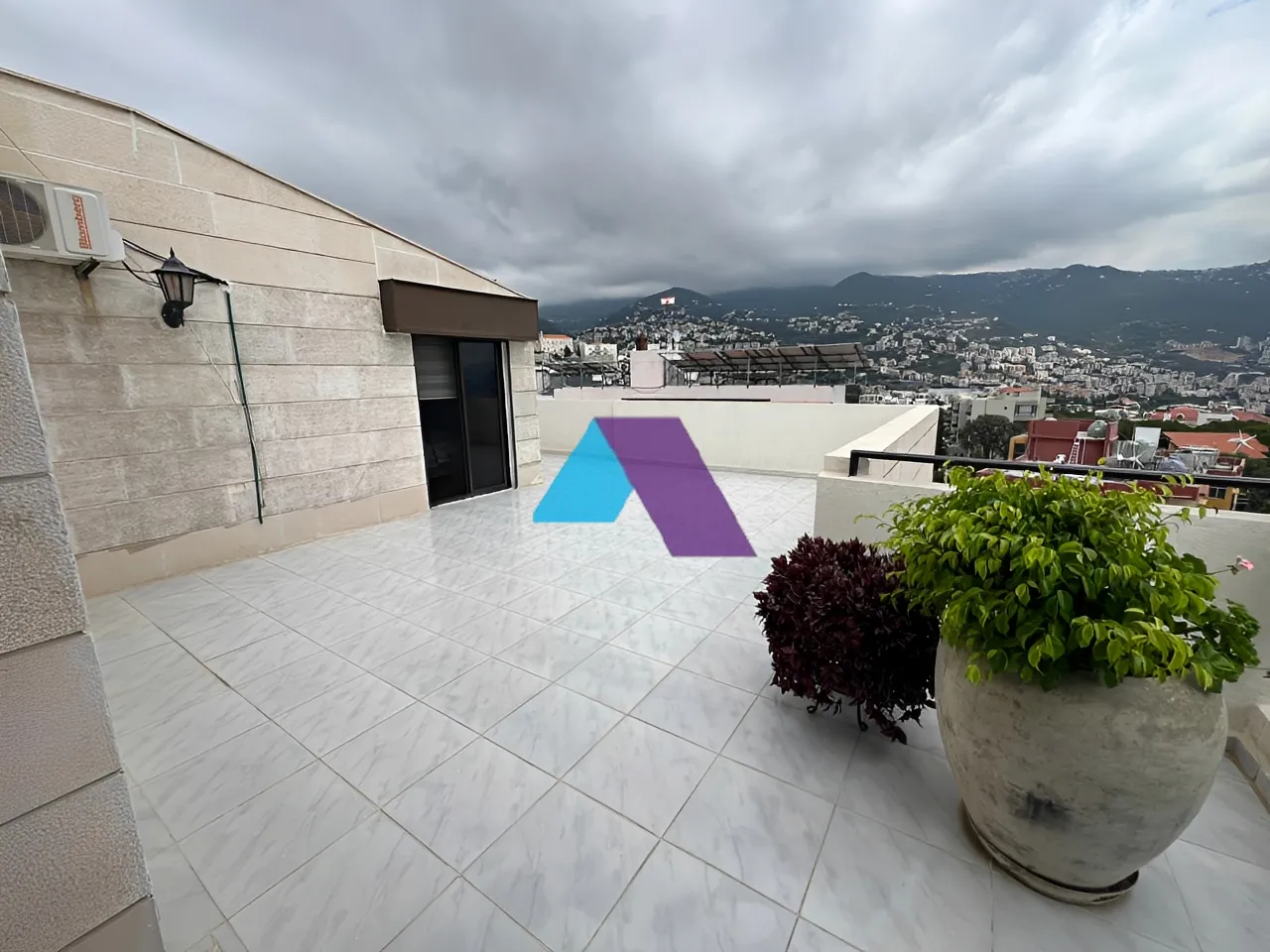 Apartment for Sale in Adma w Dafnah - 3 bed, 3 bath