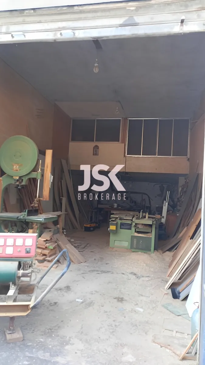 Shop for sale in Edde