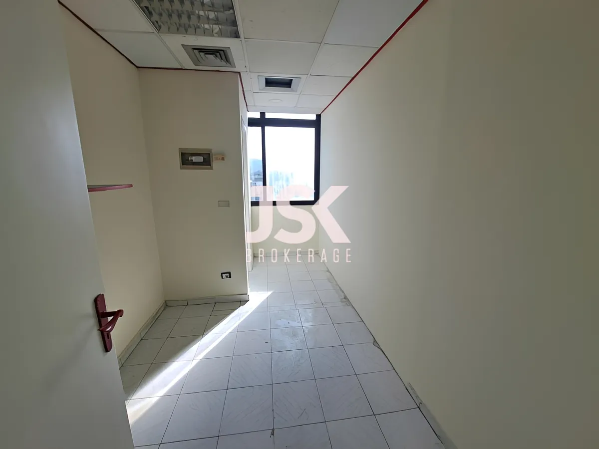 Office for rent in Daoura
