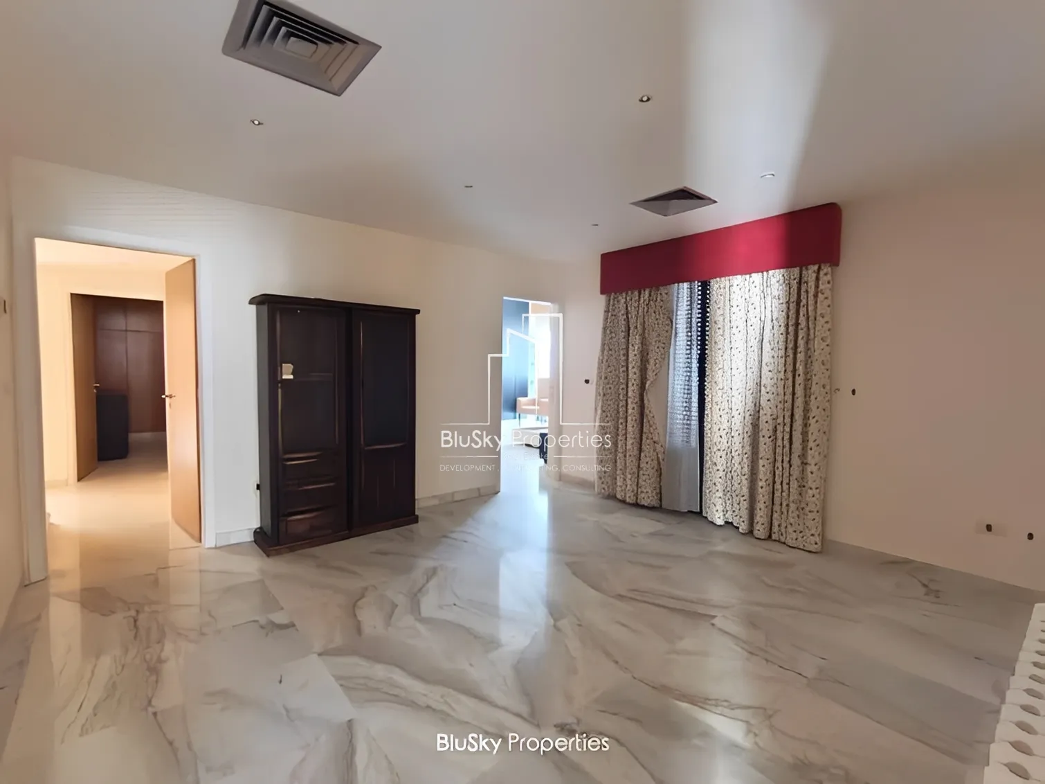 Apartment for Sale in Kfarhbeb - 4 bed, 5 bath