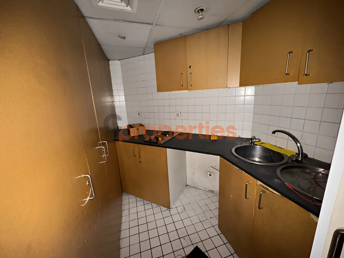 Office for Rent in Forn El Chebbak