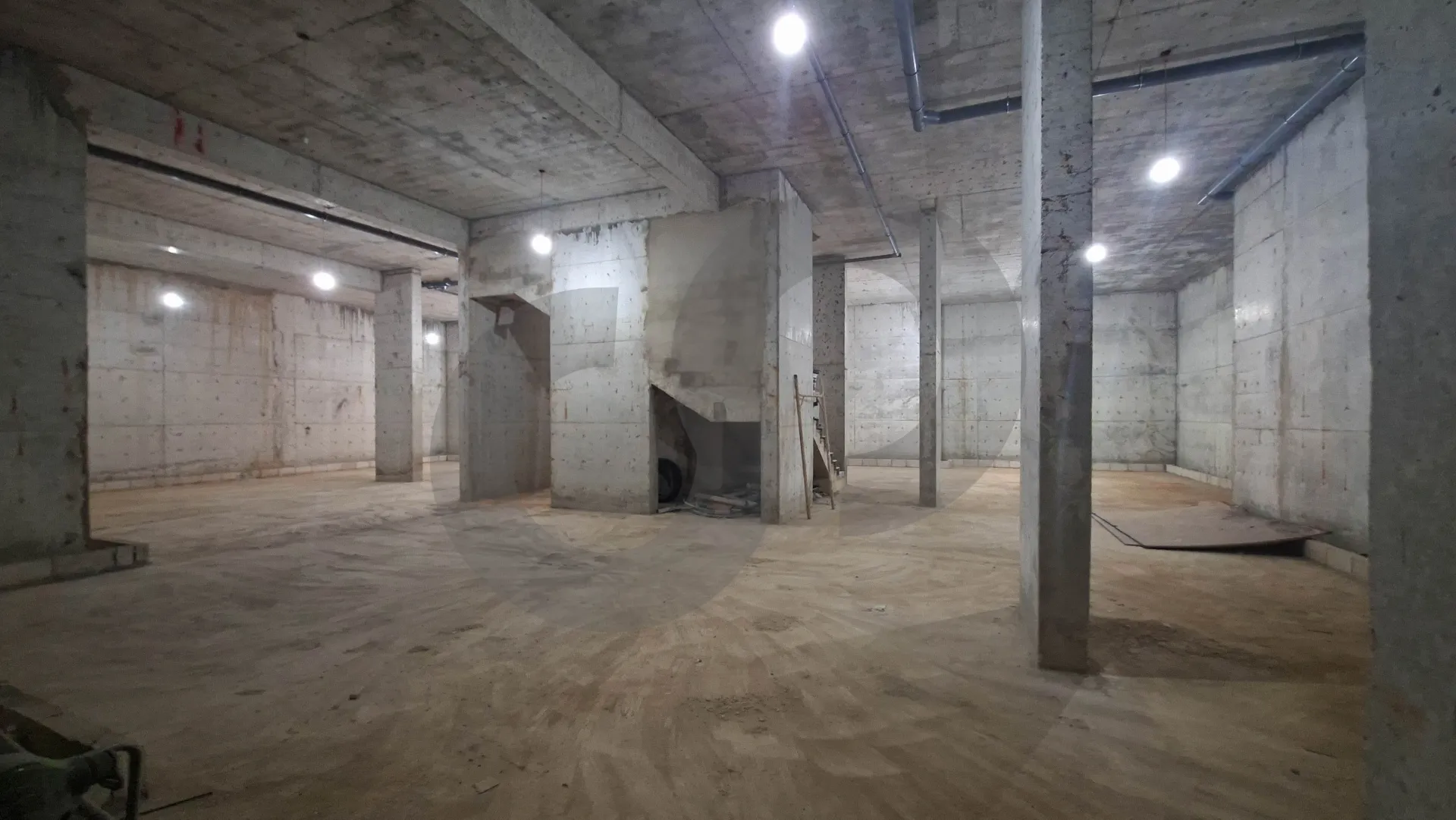 Warehouse for rent in Chouit