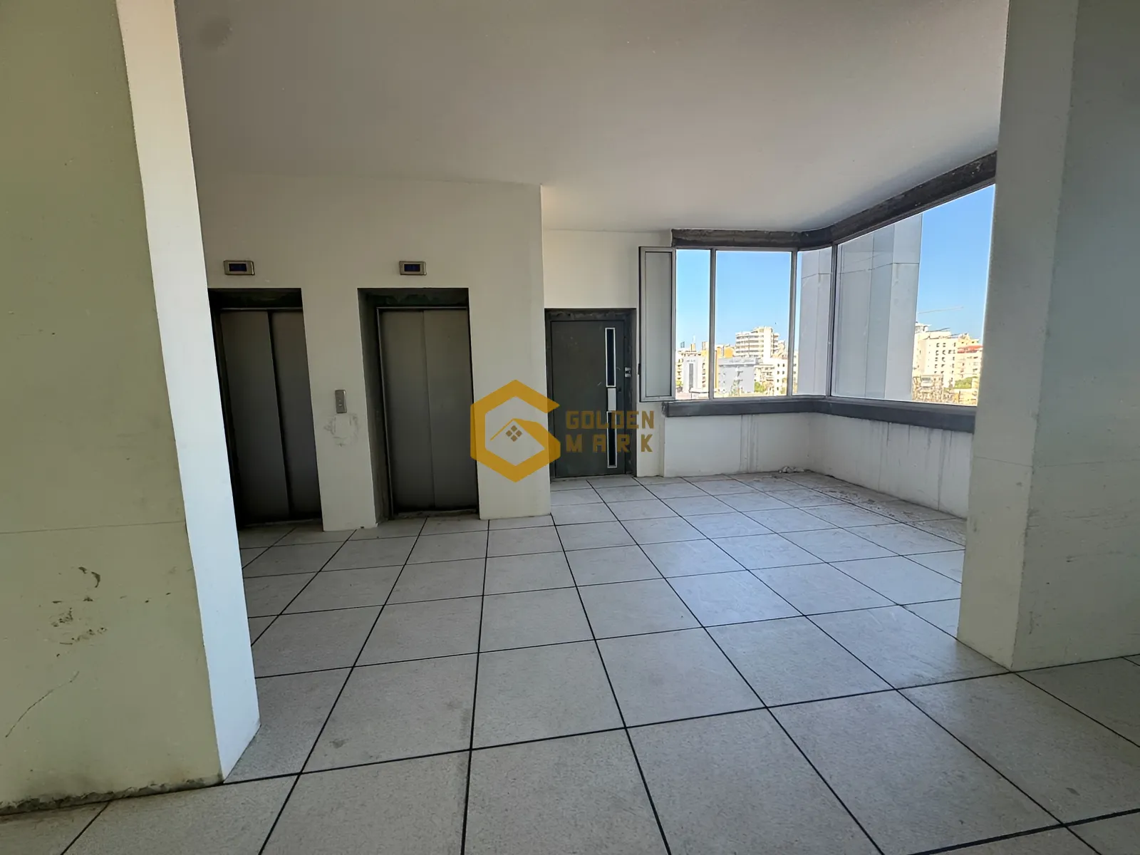 Office for rent in Sin El Fil