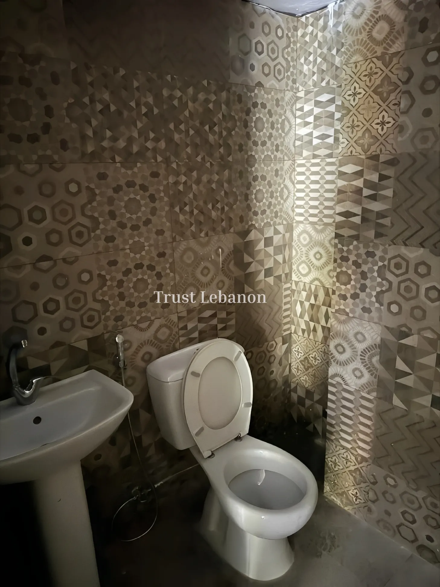 Showroom for rent in Mansourieh, Lebanon