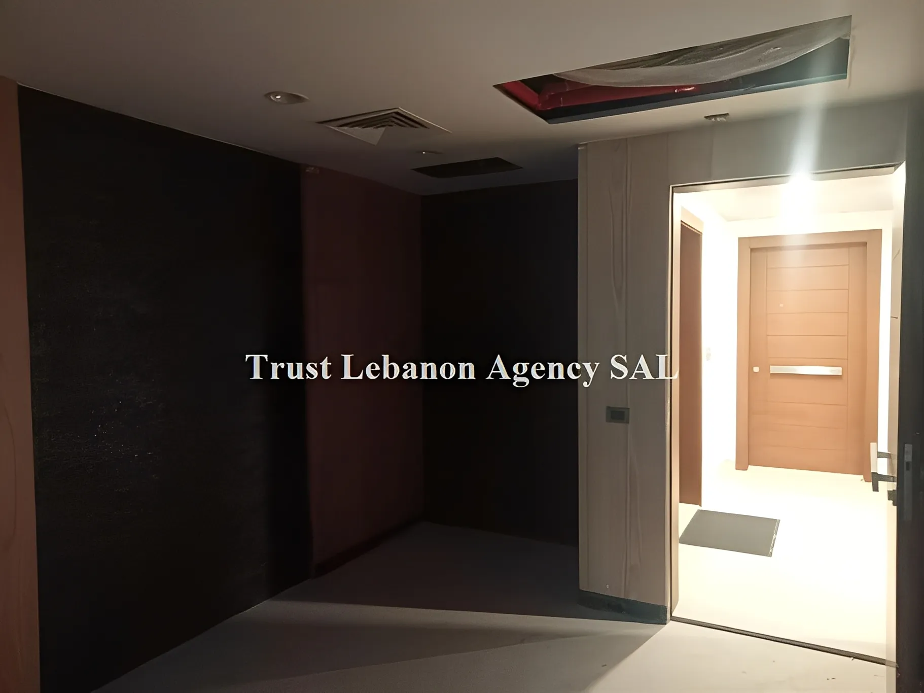 Office for rent in Metn, Sin El Fil