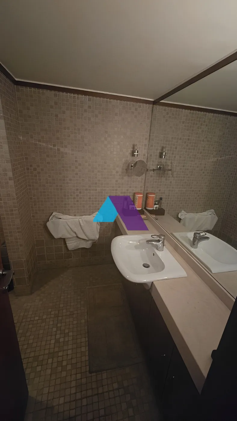Apartment for rent in Hamra - 4 bed, 6 bath