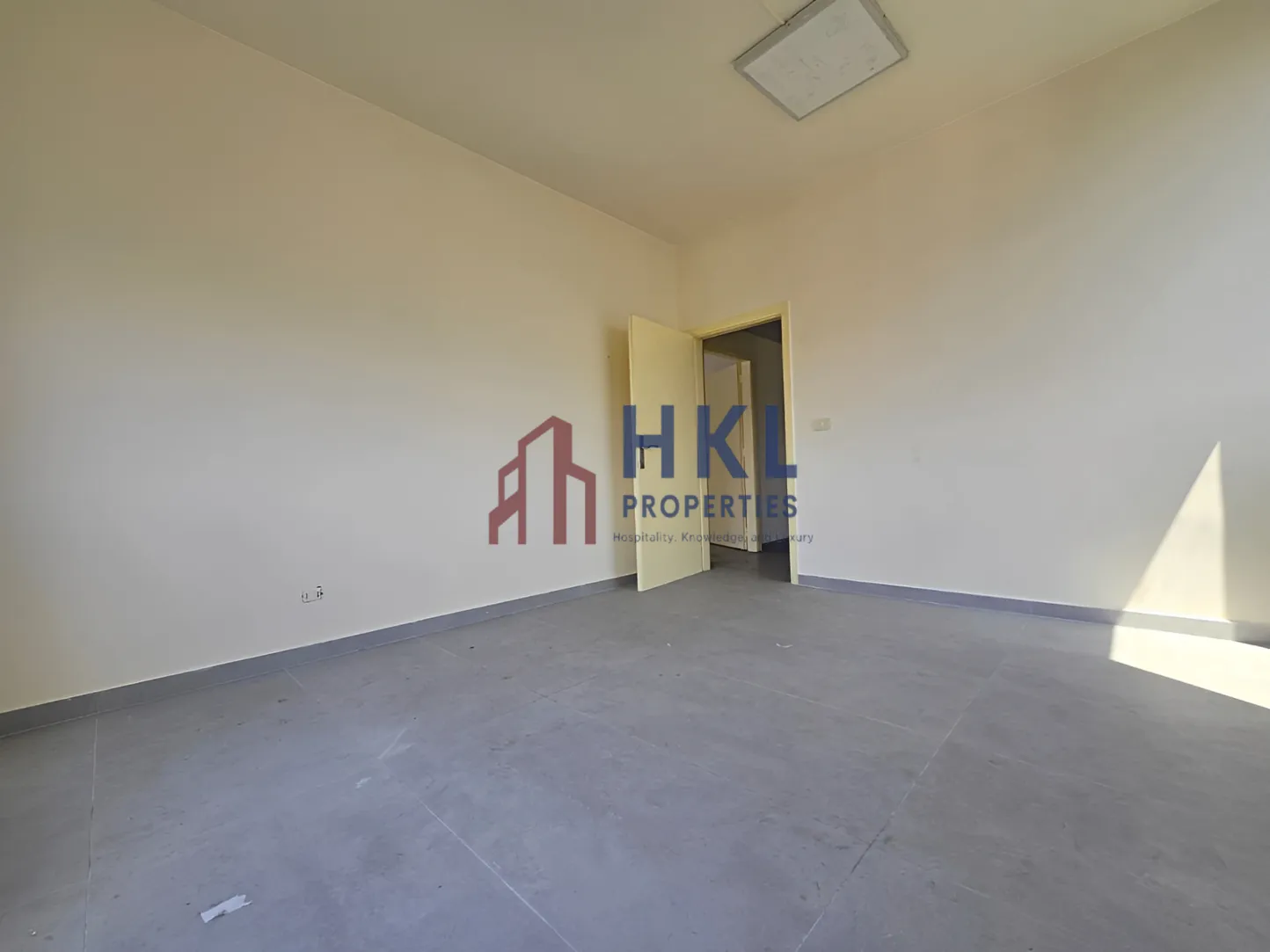 Office for rent in Hazmieh