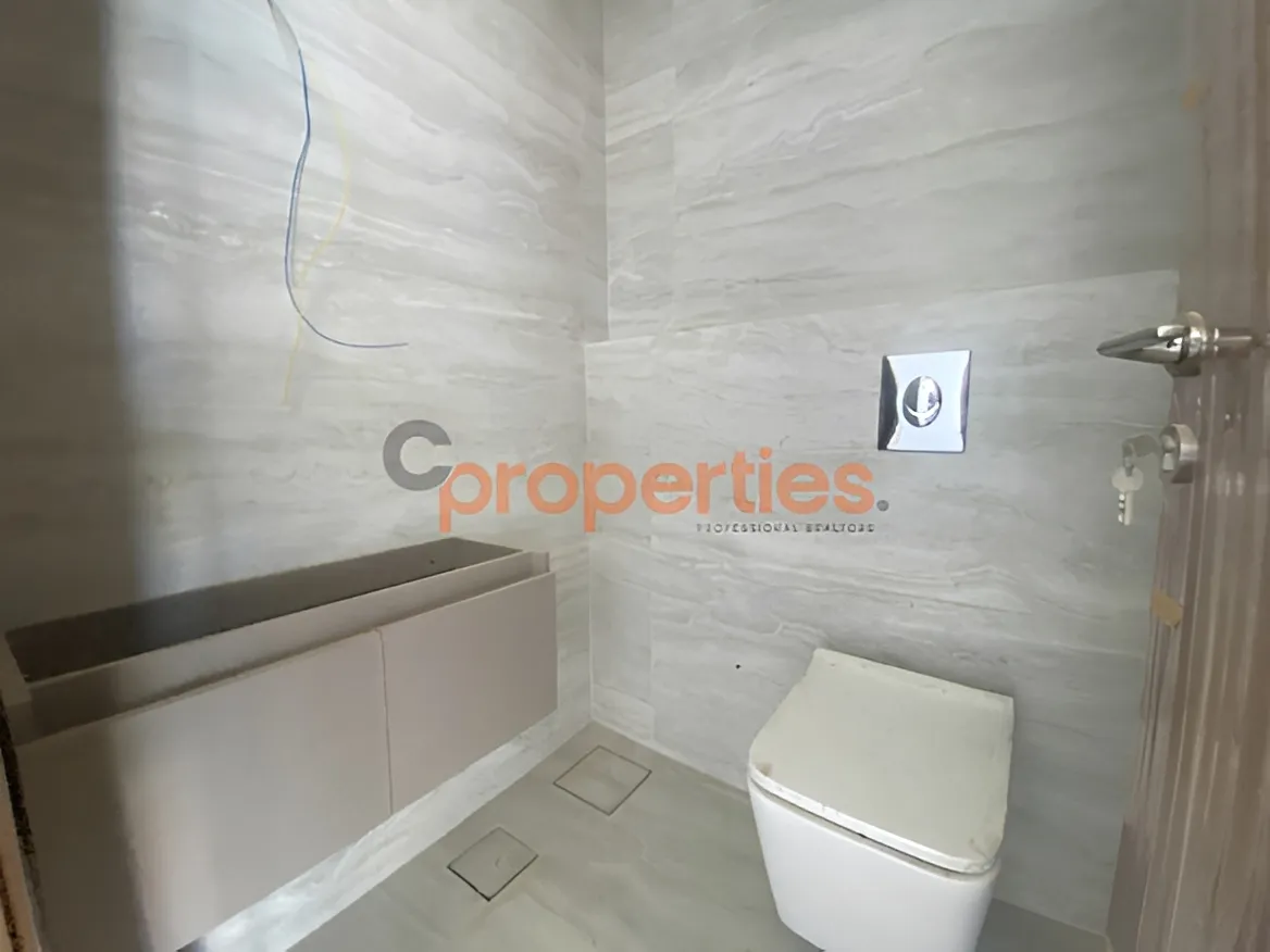 Apartment for Sale in Yarzeh - 4 bed, 5 bath