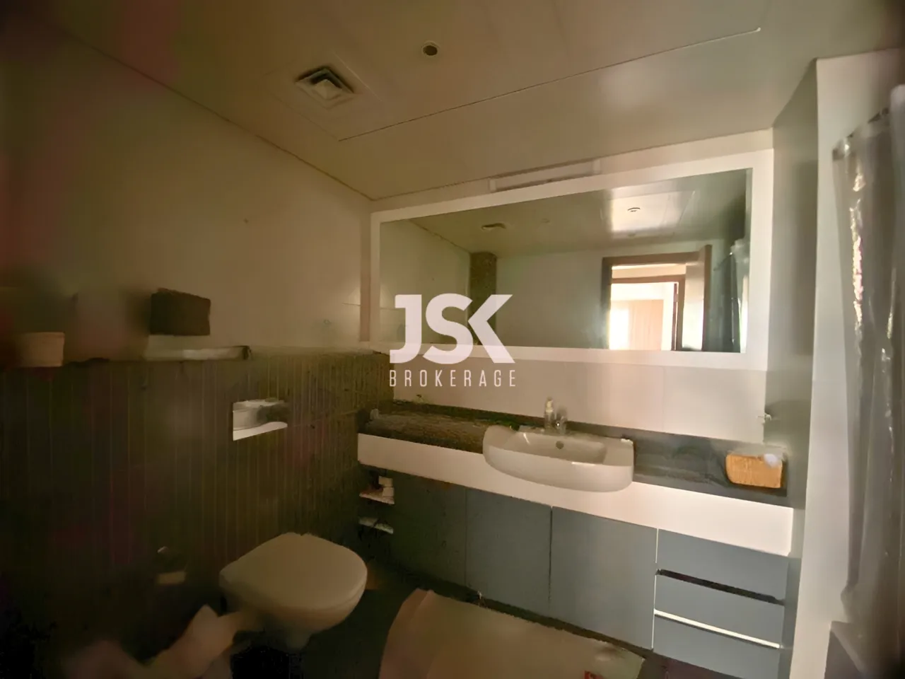 Apartment for Rent in Ain Al Tineh