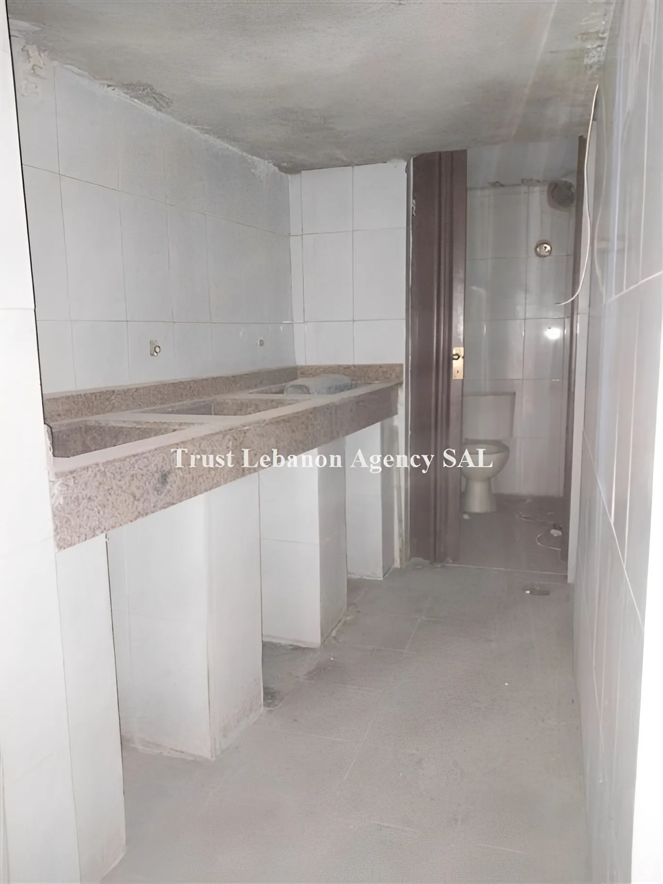 Commercial Property For Rent in Metn, Mkalles