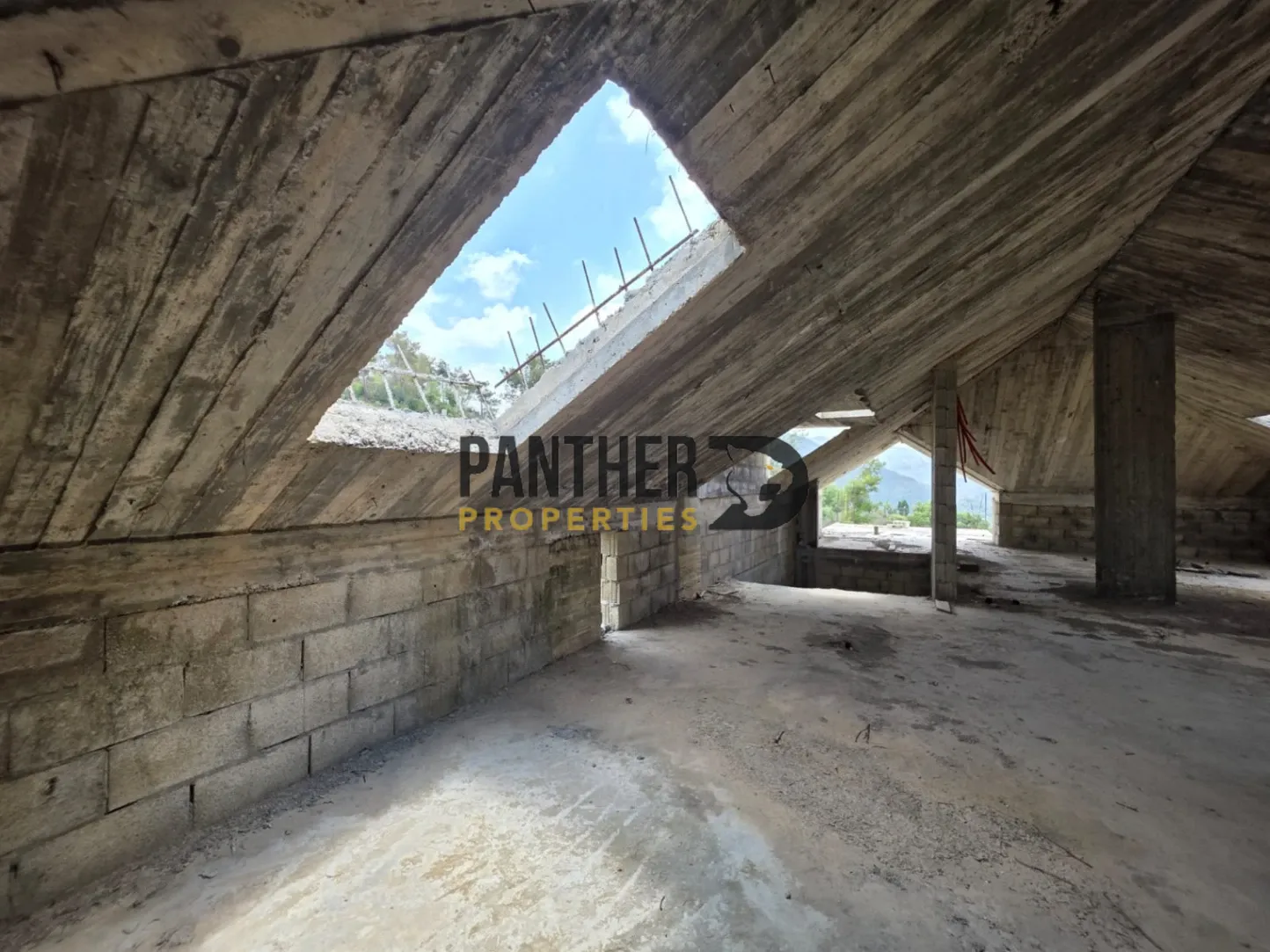 Villa for sale in Mechref, Lebanon