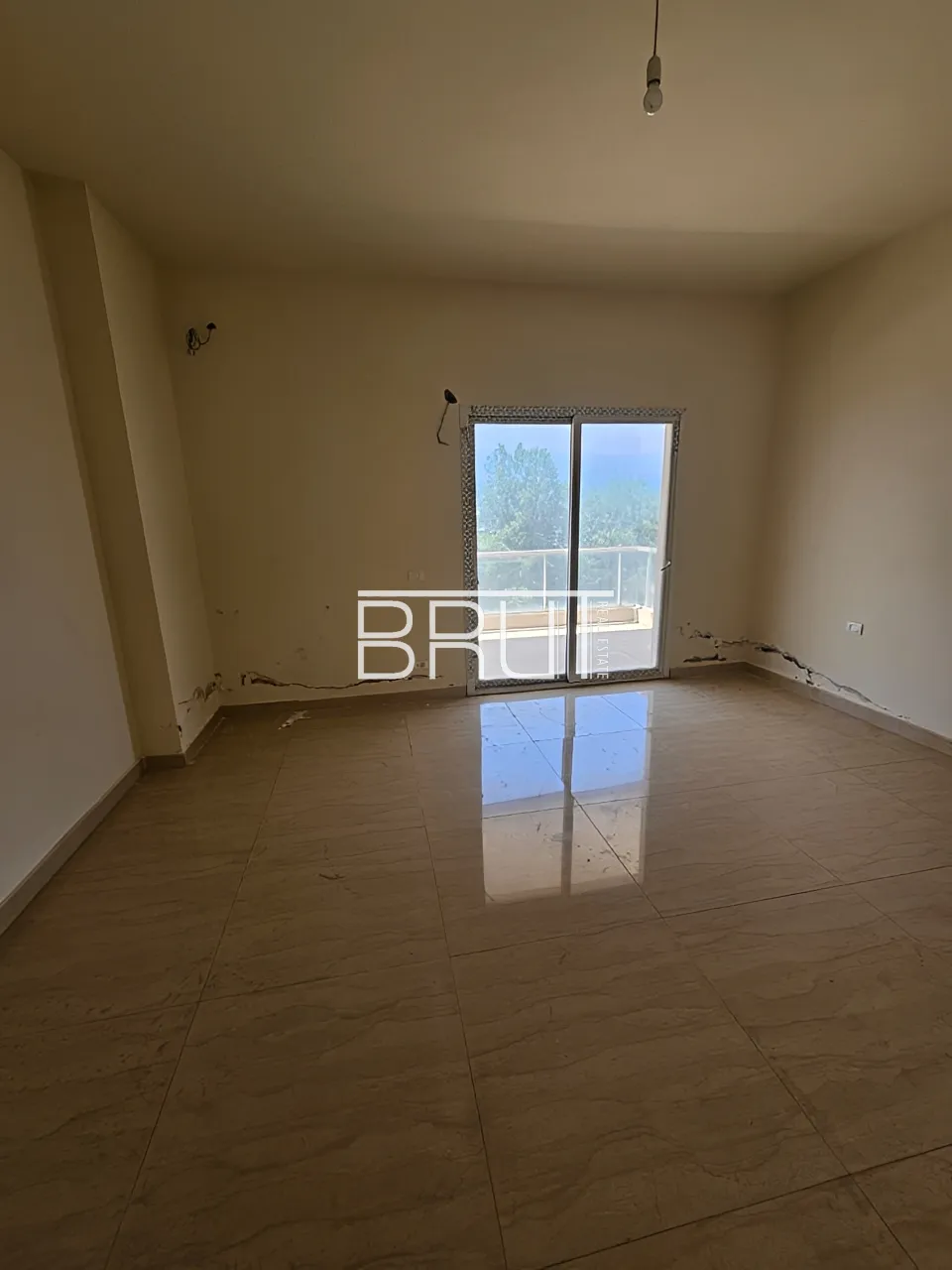 Apartment for Sale in Ballouneh