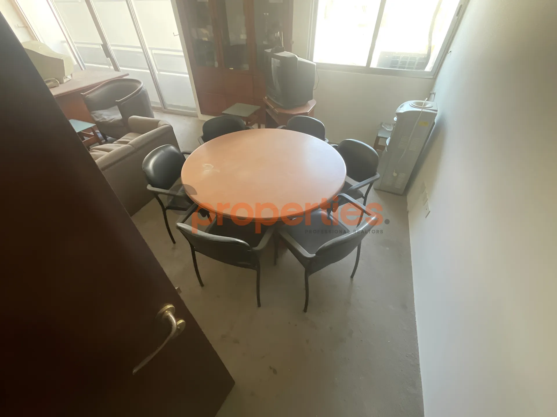 Office for Sale in Remeil