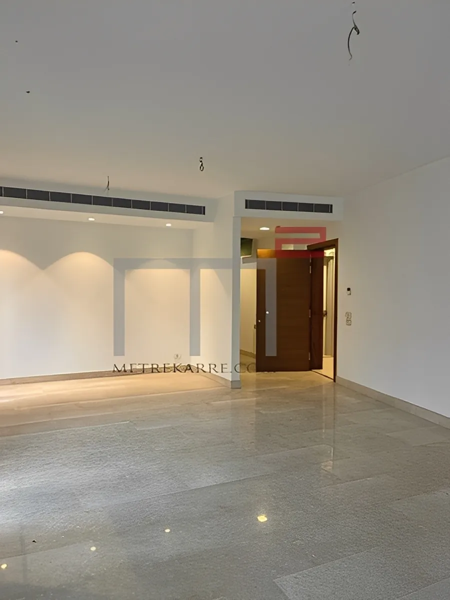 Apartment for Sale in Ashrafieh Beirut Lebanon - 3 bed, 5 bath