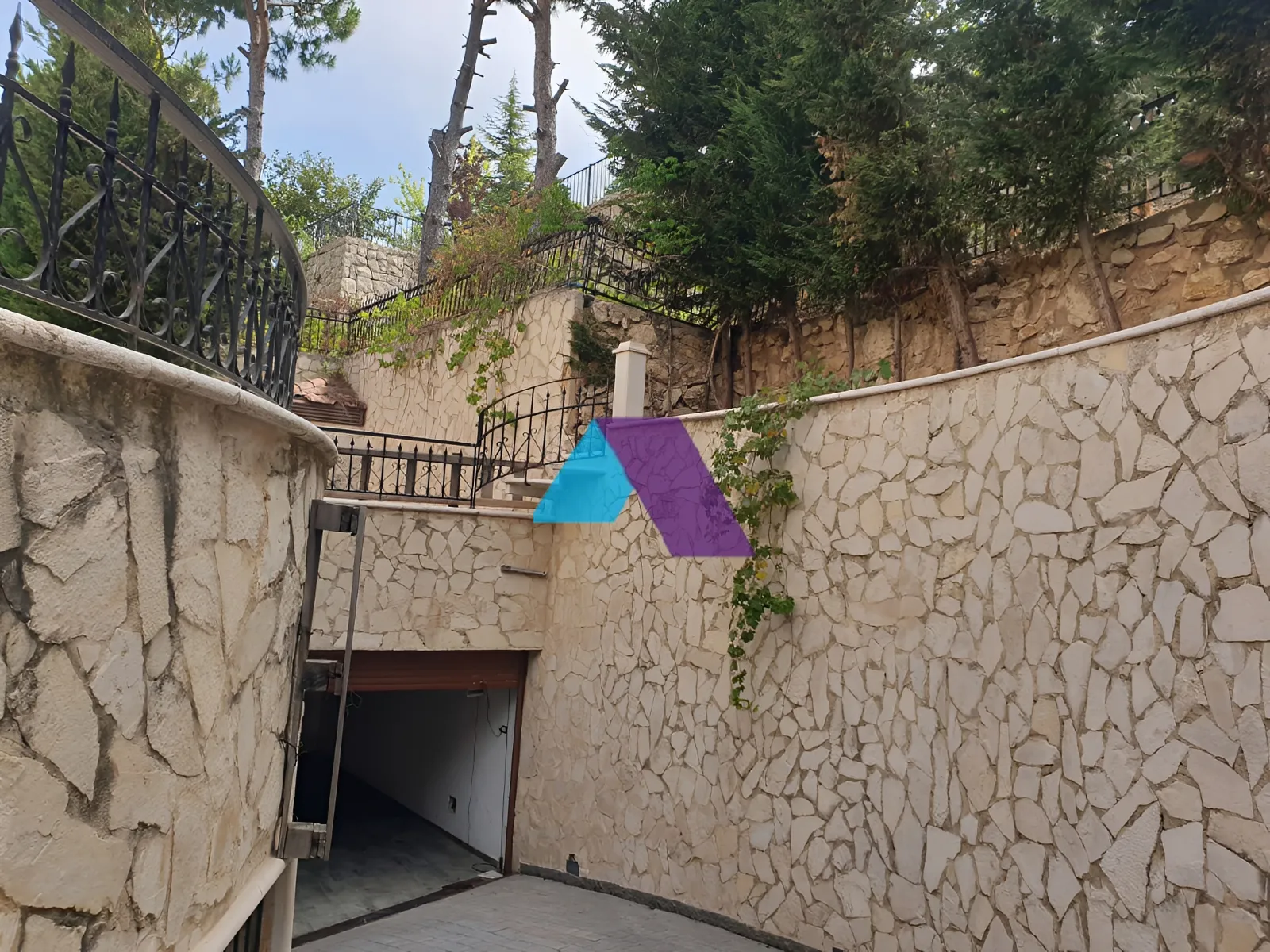 Villa for Sale in Aabadiyeh