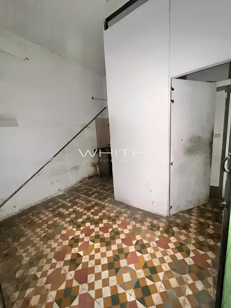 Shop For Rent in Achrafieh