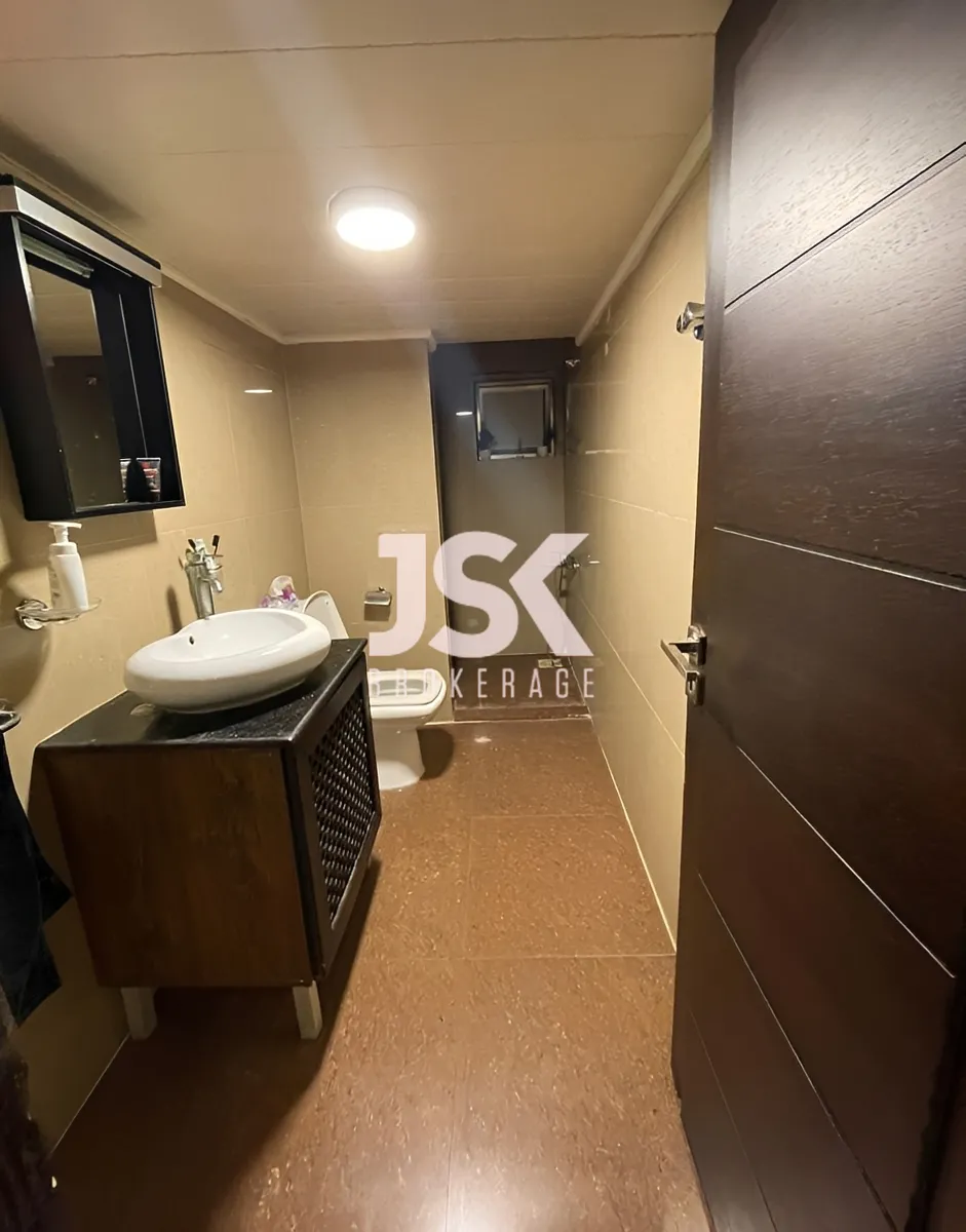 Apartment for Sale in Ramleh Al Bayda, Beirut, Lebanon