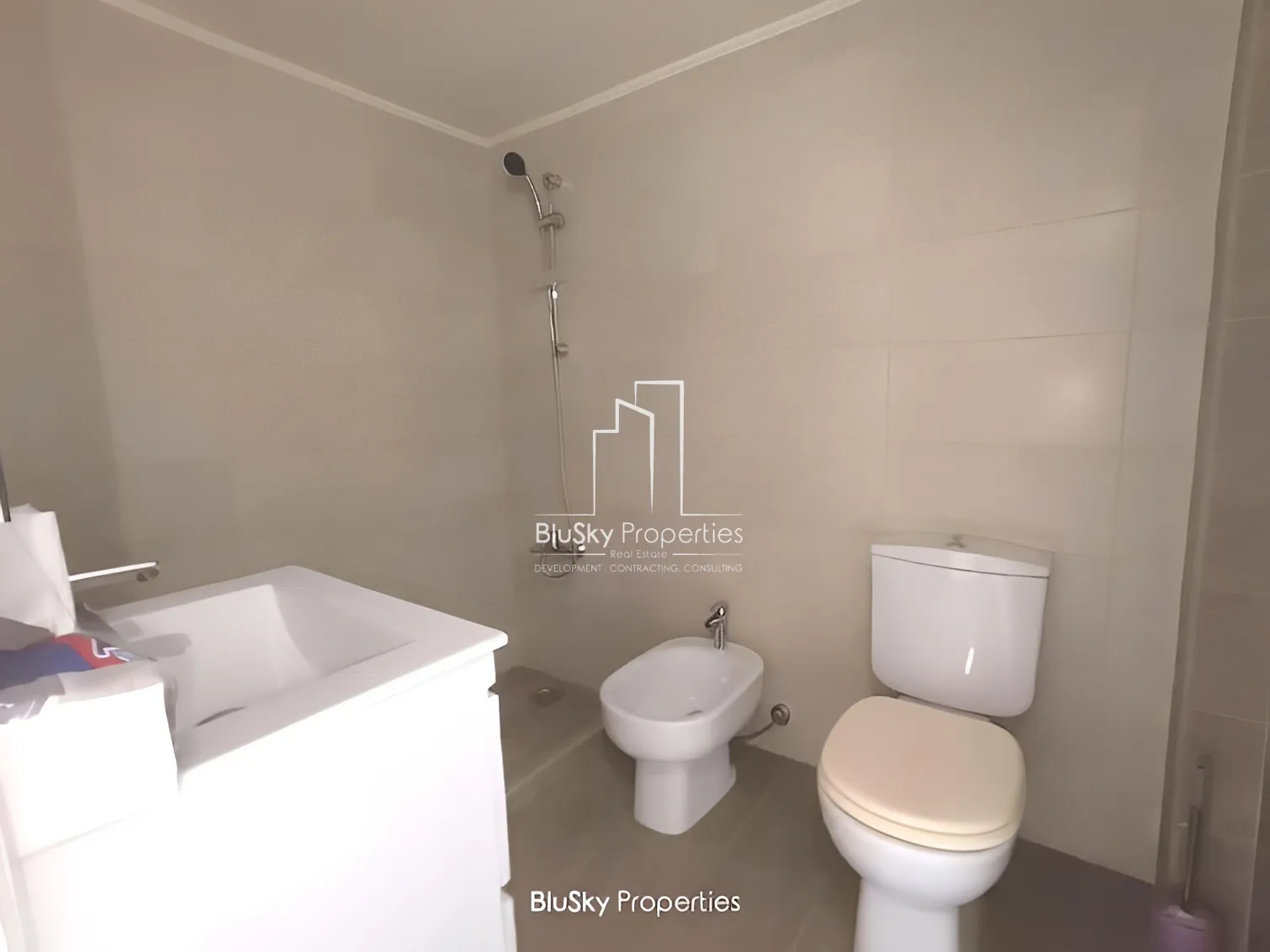 Building for Sale in Awkar