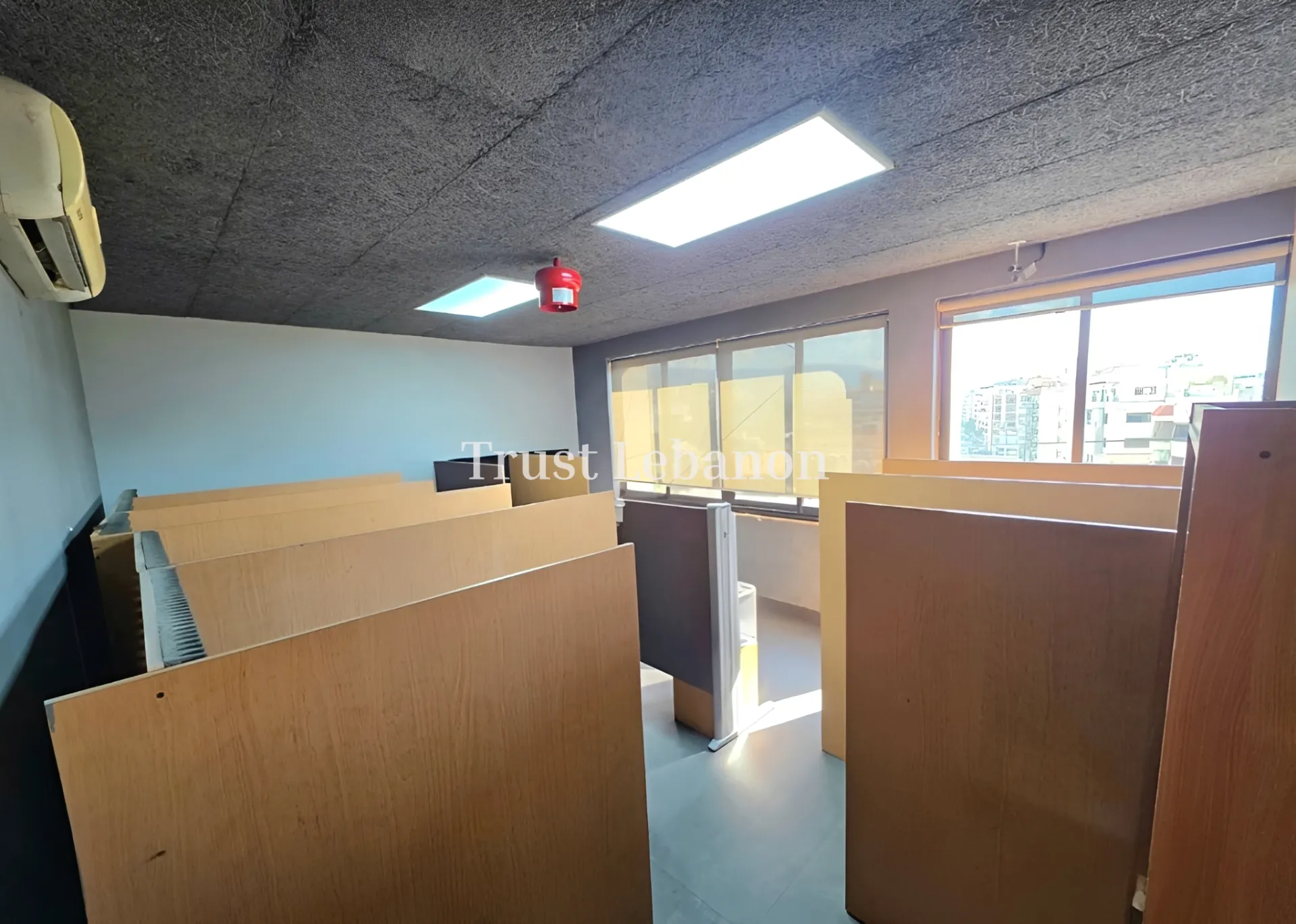 Office for sale in Forn El Chebbak