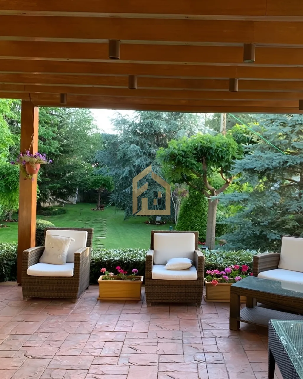 Villa for rent in Saoufar, Lebanon - 6 bed, 5 bath