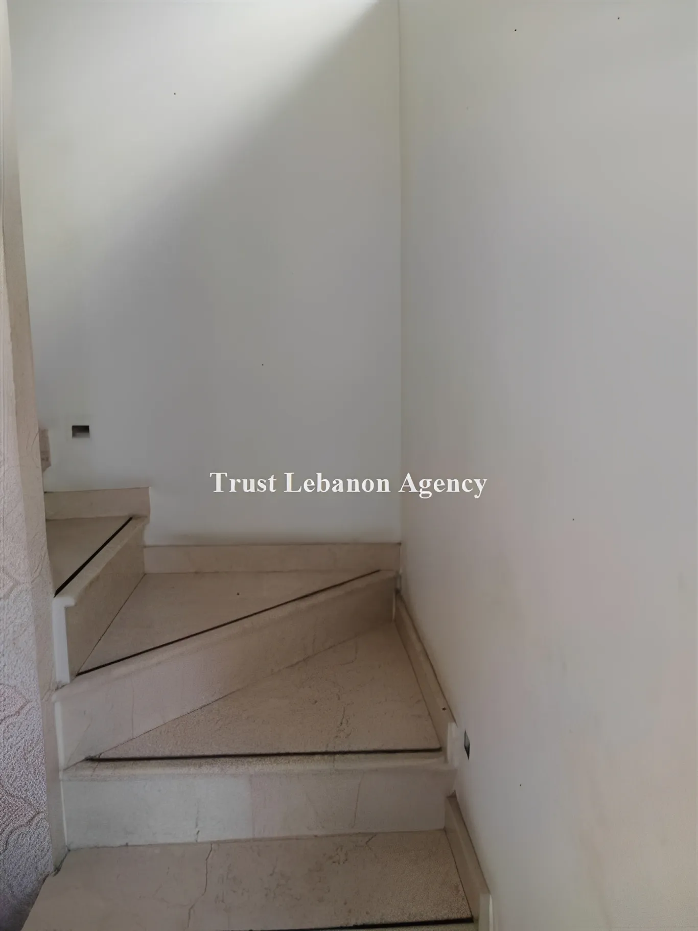 Shop for sale in Beirut, Verdun