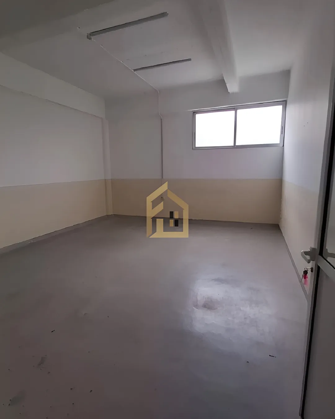 Warehouse for rent in Sin El Fil, Lebanon
