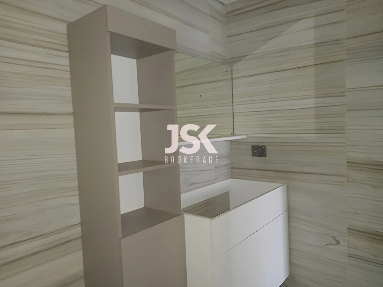 Apartment for Sale in Ballouneh