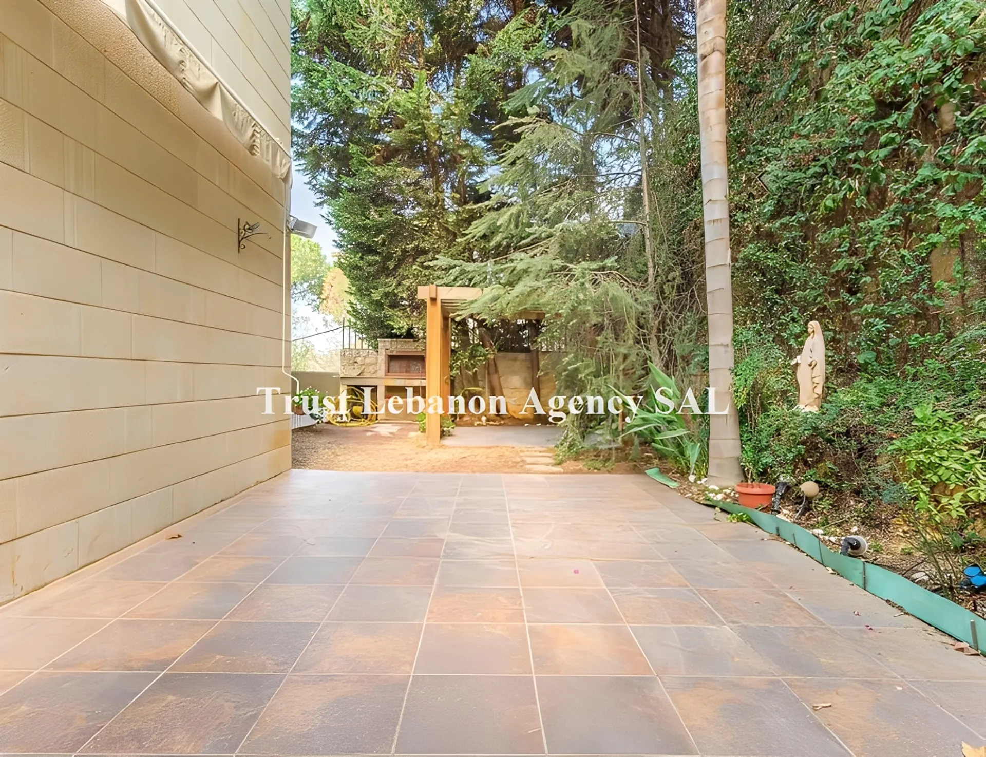 Apartment for Rent in Metn Monteverde Lebanon - 2 bed, 5 bath