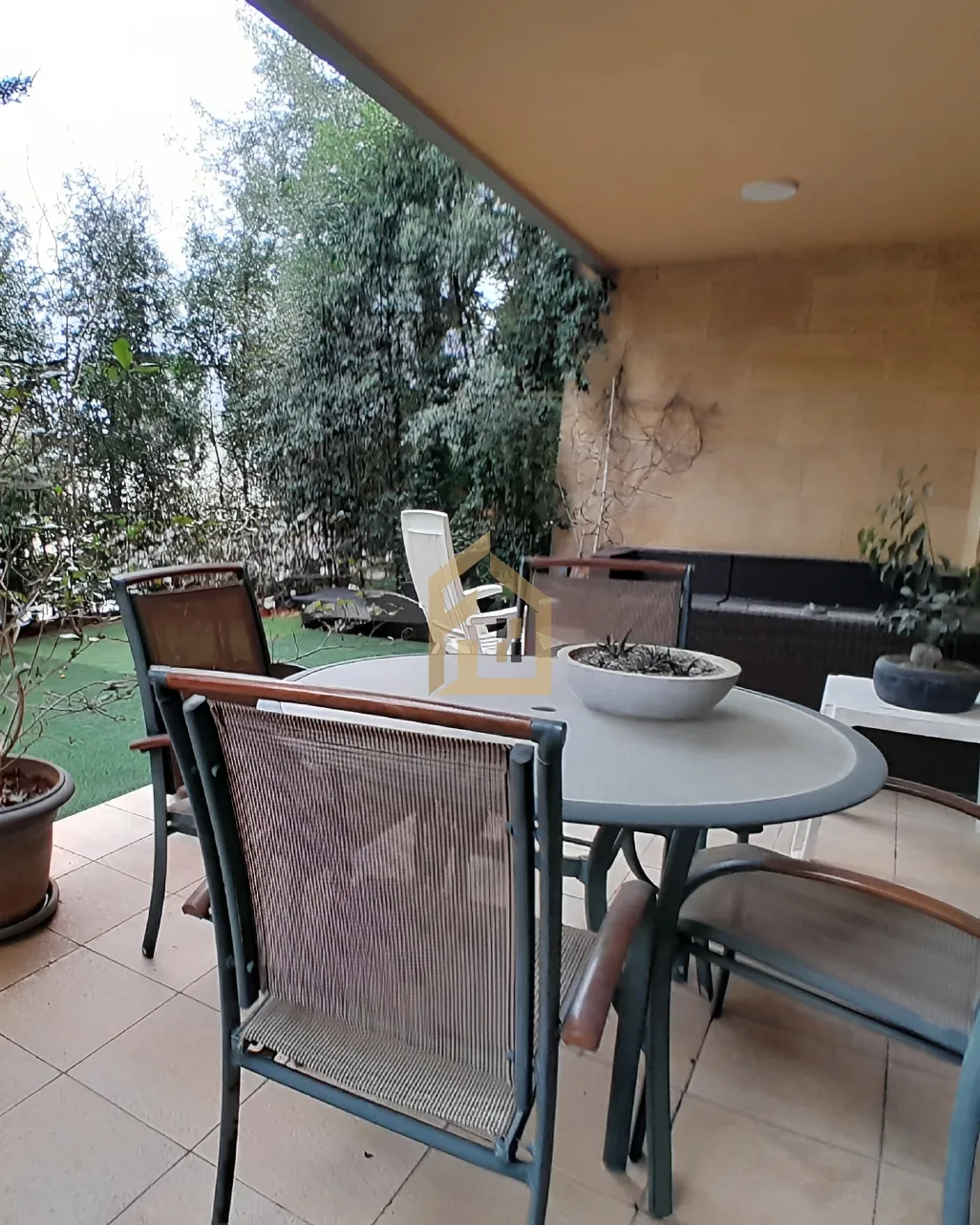 Apartment for sale in Broummana, Lebanon - 2 bed, 3 bath