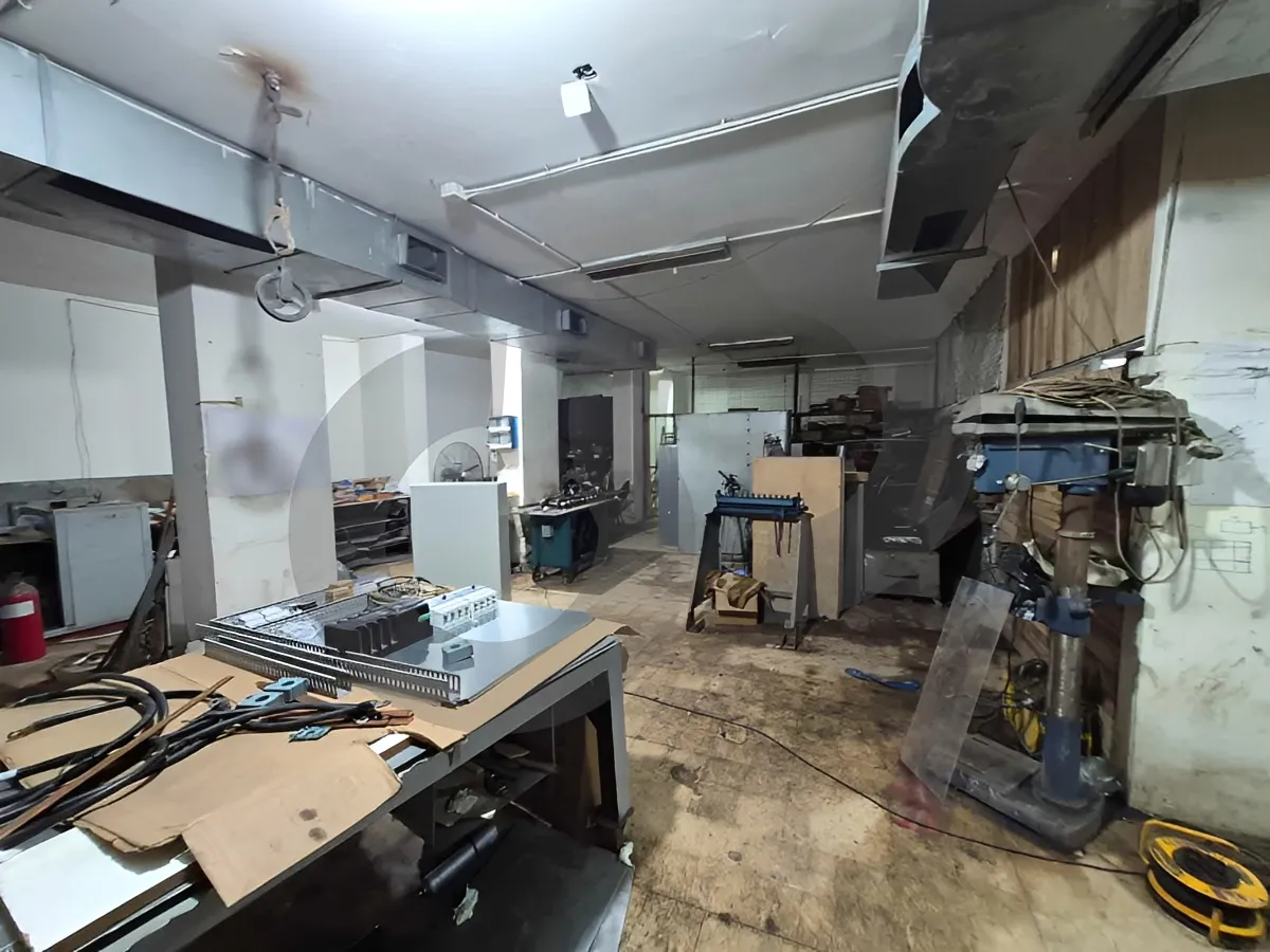 Warehouse for sale in Ain El Tineh