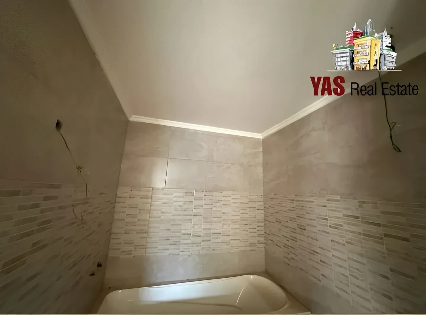 Apartment for Sale in Ballouneh - 3 bed, 3 bath