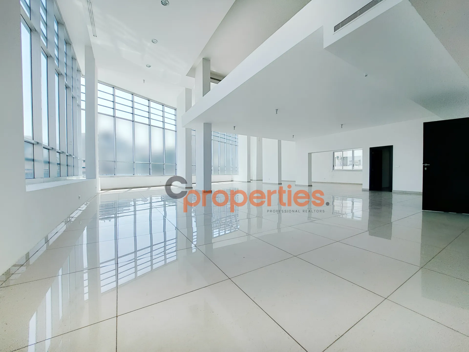 Office for Sale in Horch Tabet
