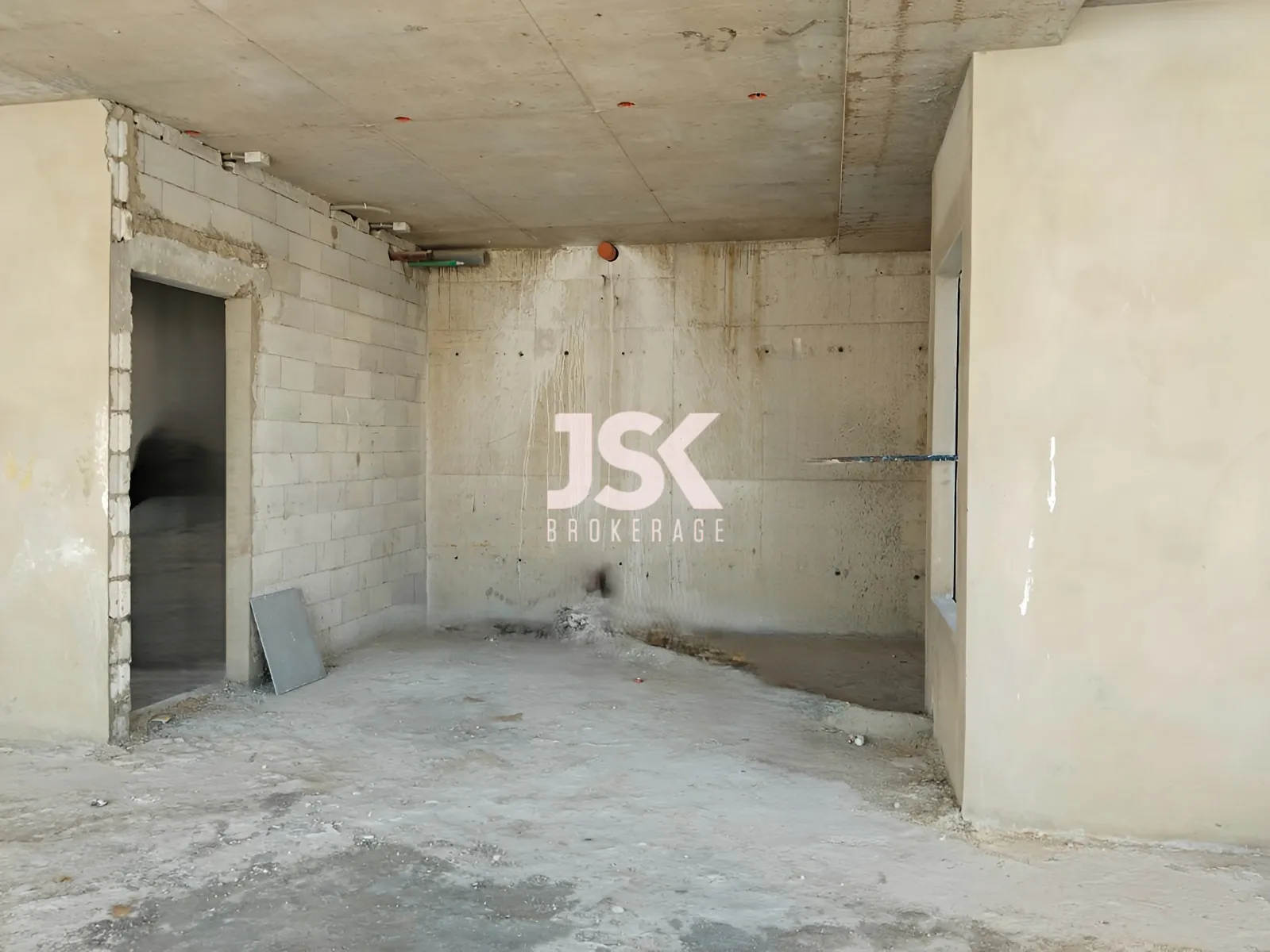 Office for Sale in Badaro