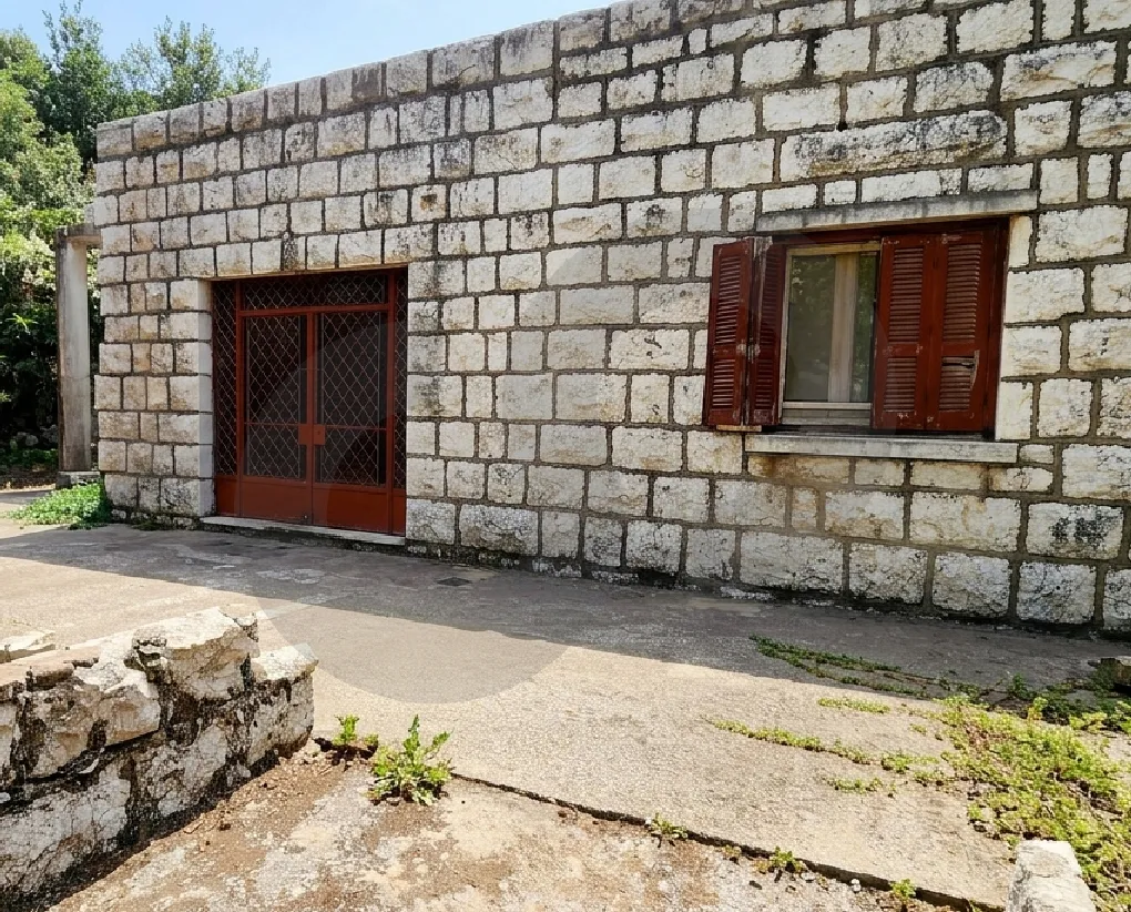 Villa for Sale in Cornet Chahwan