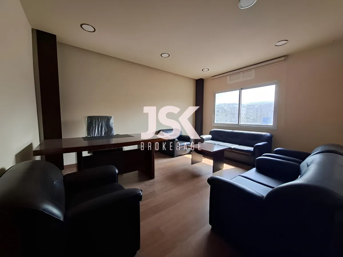Office for rent in Adonis