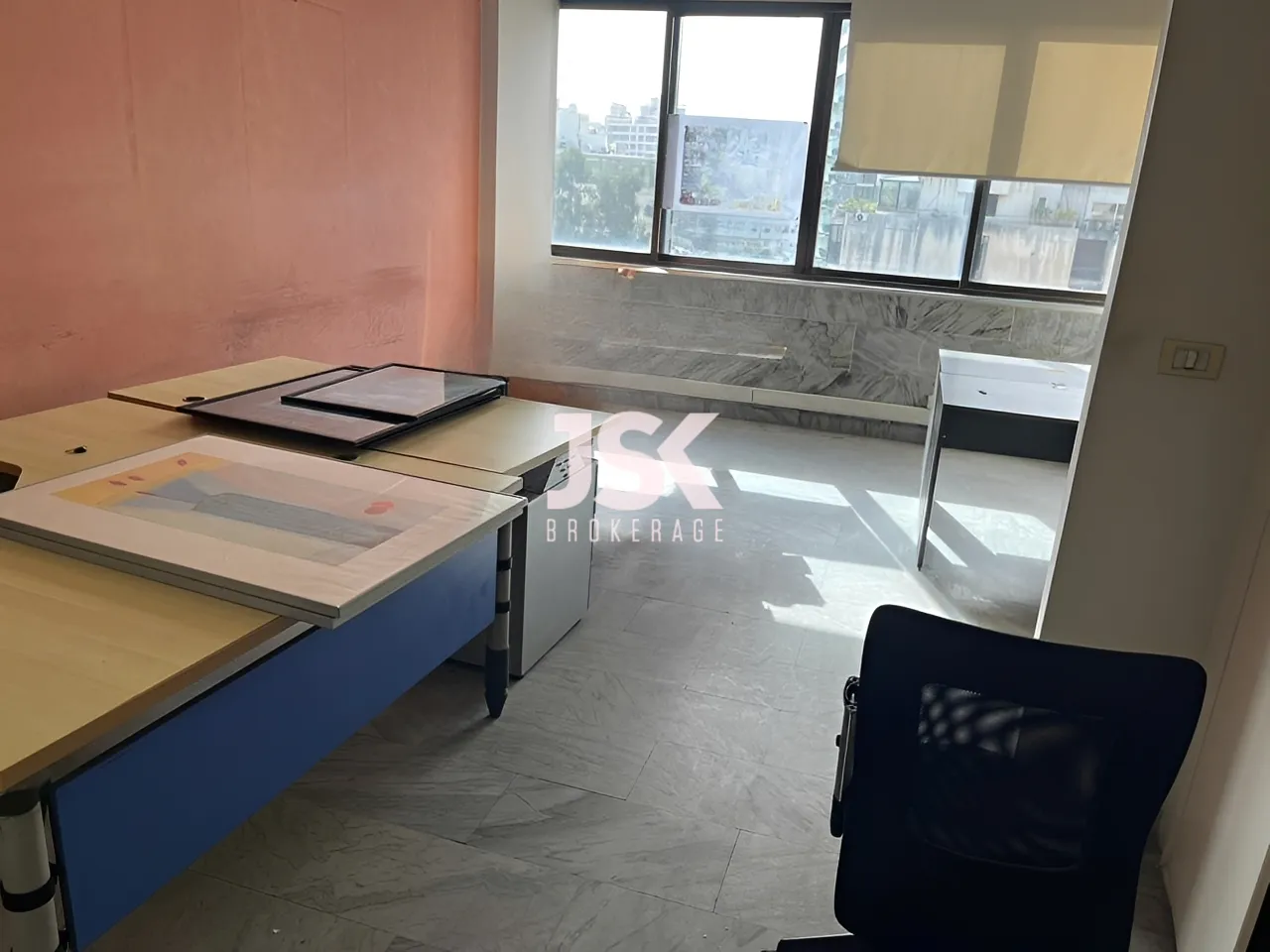 Office for Rent in Ras