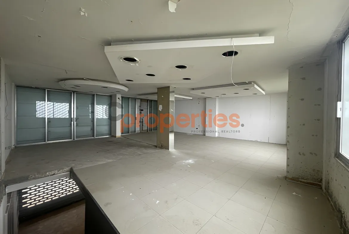 Showroom for Rent in Rayfoun